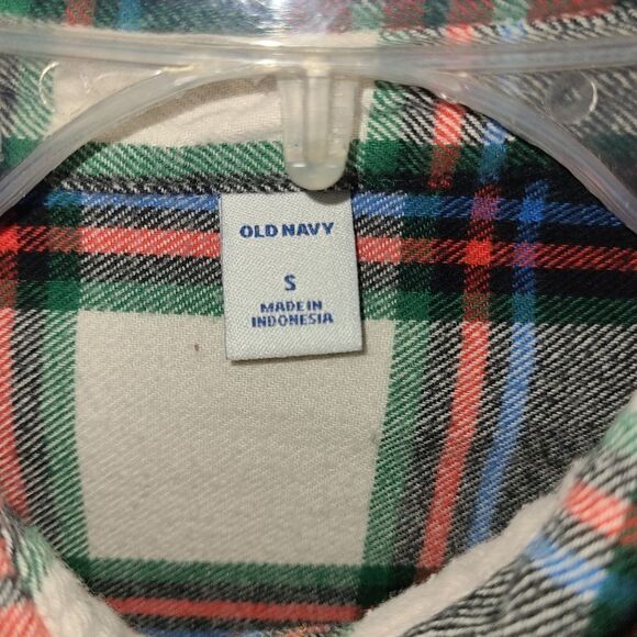 Old Navy Flannel Cotton Button Down Shirt - Picture 6 of 9